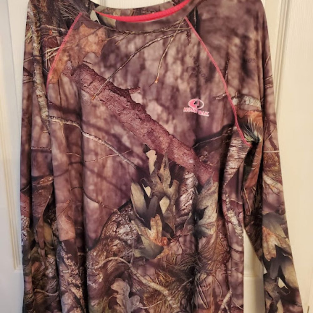 Long sleeve camo top
